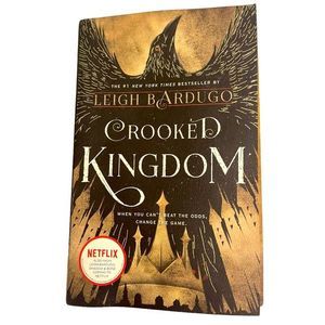 Crooked Kingdom (Shadow and Bone) Fiction‎ Novel by Leigh Bardugo